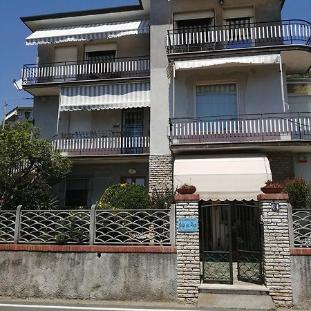 B&B Golfo Dei Poeti Леричи Екстериор снимка