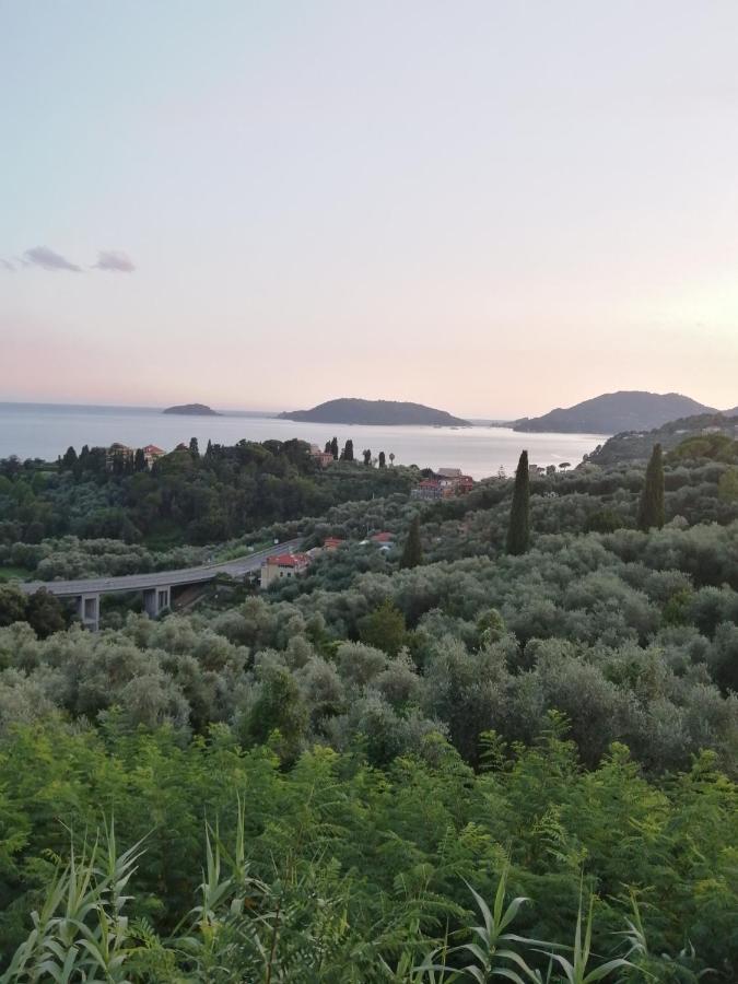 B&B Golfo Dei Poeti Леричи Екстериор снимка